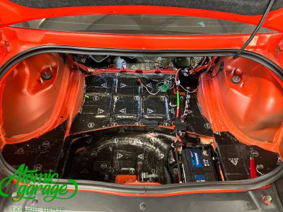 Dodge Challenger, полная шумовиброизоляция + индивидуальный перешив салона - фото 2