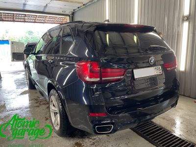 BMW X5 G05, оклейка кузова цветной виниловой пленкой Bruxsafol Matt Commando Green CC 4176 - фото 2