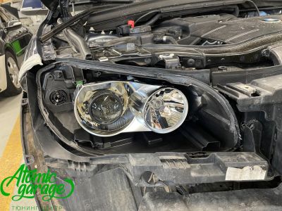 BMW X1 e84, установка светодиодных линз Aozoom a17 + установка светодиодных колец ДХО  - фото 4