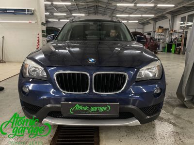 BMW X1 e84, установка светодиодных линз Aozoom a17 + установка светодиодных колец ДХО  - фото 1