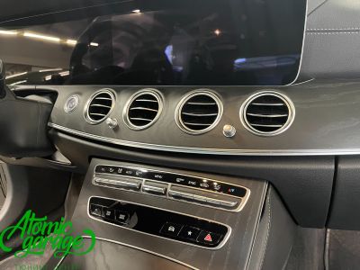 Mercedes Benz W213, замена дефлекторов потоков воздуха - фото 2