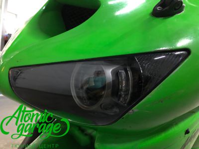 Мотоцикл Kawasaki Ninja ZX-6R, установка Bi-Led Optima Adaptive + маски Porsche - фото 7