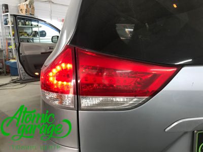 Toyota Sienna, светодиодный тюнинг фонарей - фото 1