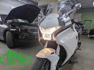 Honda VFR, установка 3 светодиодных линз Diliht Novem + тюнинг задних фонарей - фото 3