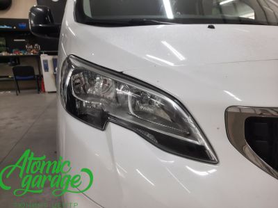 Peugeot Traveller, установка светодиодных линз Diliht Triled + Biled ПТФ + подсветка салона  - фото 2