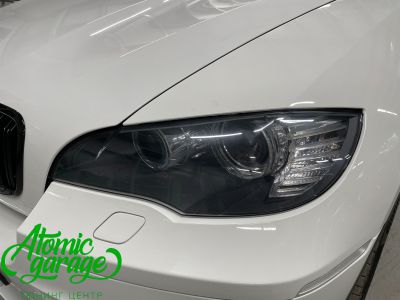 BMW X6 E71, замена круглых ангельских глазок на ромбовидные + антихром масок фар - фото 4