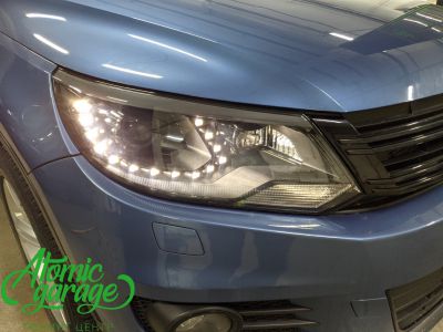 Volkswagen Tiguan, замена штатных линз на светодиодные Aozoom А4+ + покраска масок фар  - фото 12