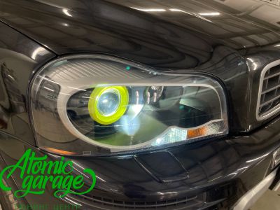 Volvo XC90, замена ксеноновых линз на светодиодные Aozoom Dragon K3+ покраска масок  - фото 15