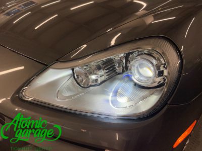 Porsche Cayenne 957, замена галогеновых линз на светодиодные Aozoom A17 + полировка и бронирование стекол - фото 6