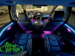 Cadillac Escalade 4, светодиодная подсветка салона Ambient Light