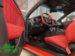 Dodge Challenger, полная шумовиброизоляция + индивидуальный перешив салона